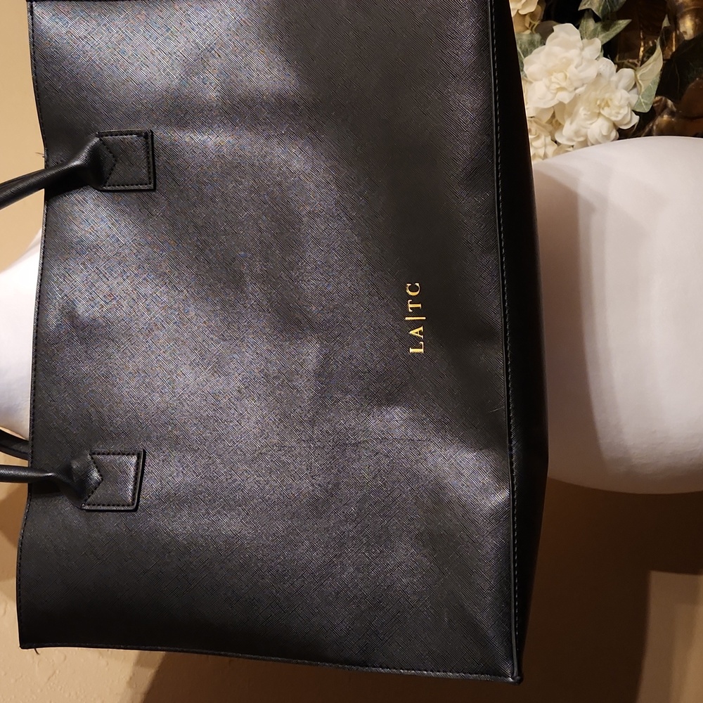 Purse - Picture 3 of 3